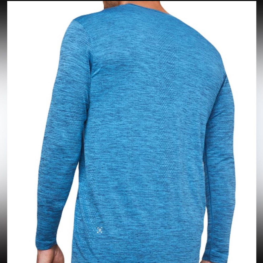 Lululemon Men's  Blue Long Sleeve Shirt  size L